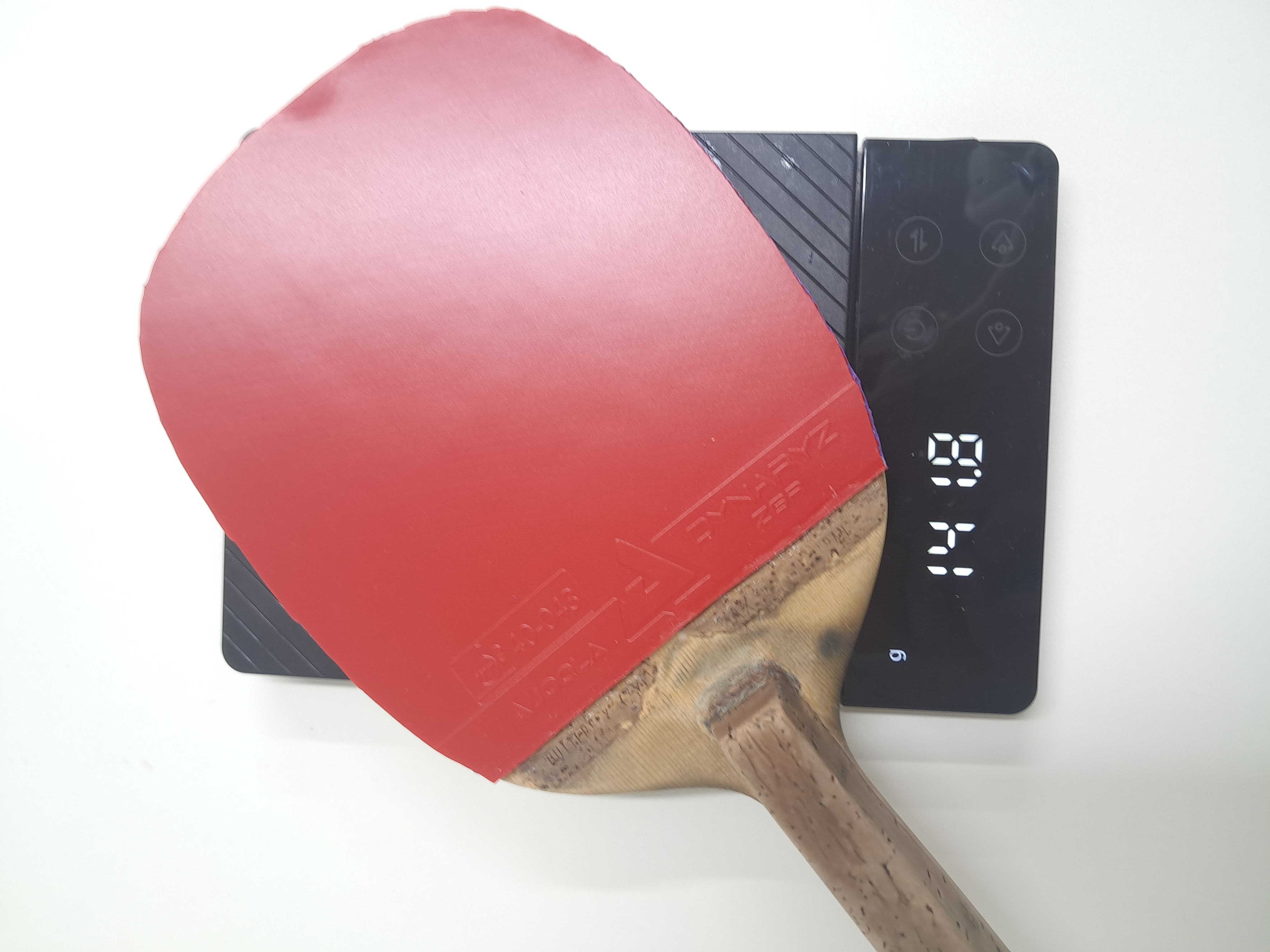 ZGR 러버를 부착한 펜홀더 라켓의 실측 무게 141.8g